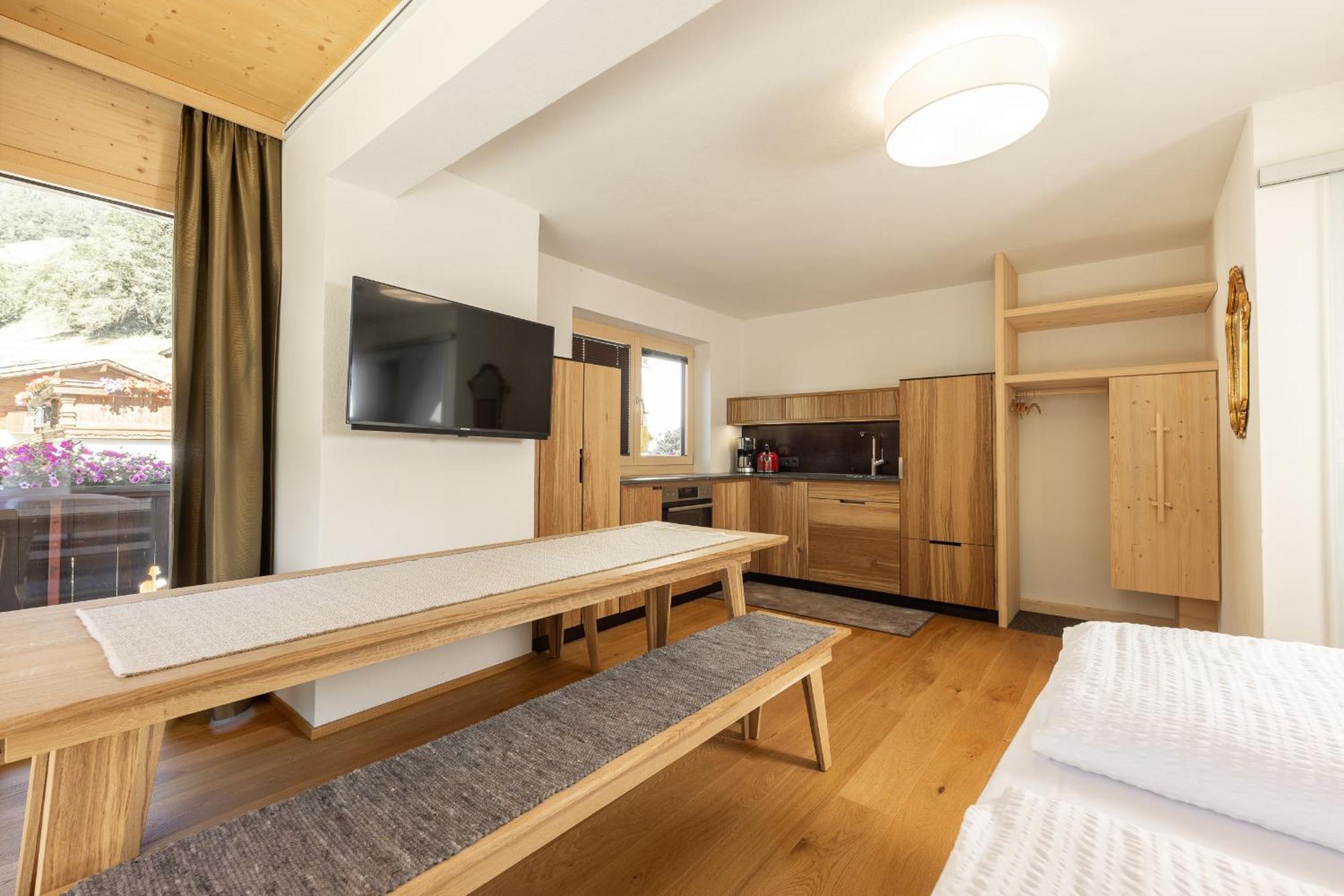 Pension Gulla - Ferienhaus Appartements B&B Нойщифт им Щубайтал Екстериор снимка